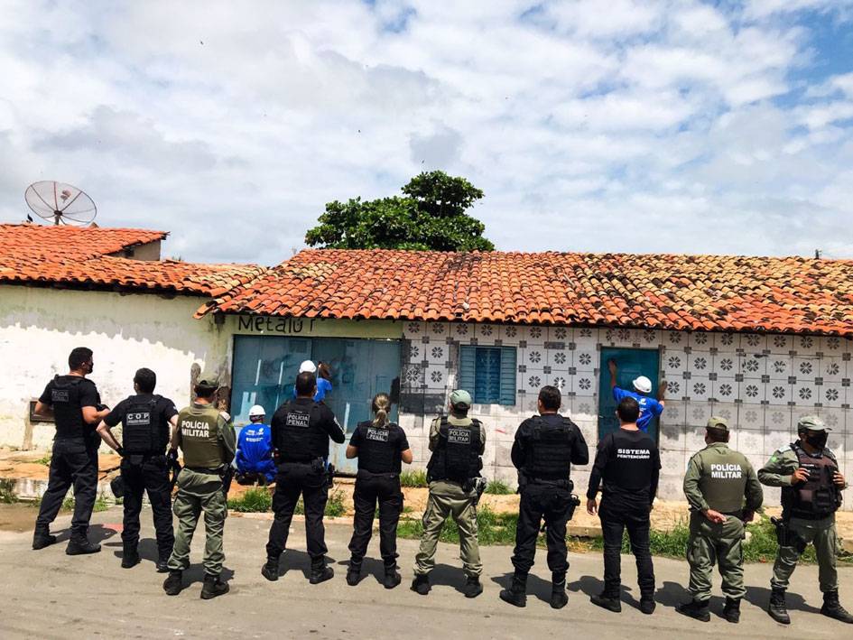 Secretaria de Justiça utiliza presos para apagar pichações de organizações criminosas no Piauí
